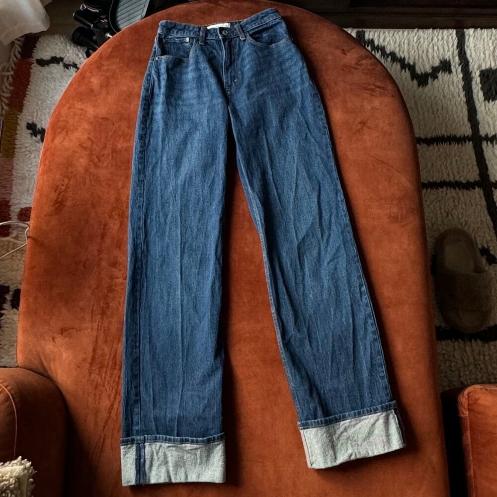 Abercrombie High Rise Relaxed Jeans in Size 2 Long (Curve Love)